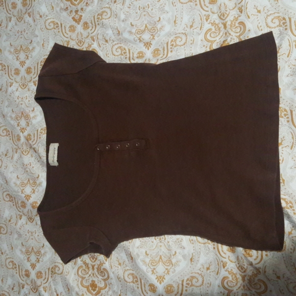 Tops - Picture 3 of 5